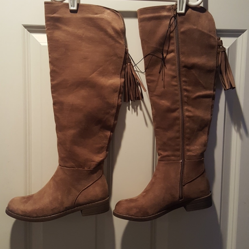 BROWN SUEDE MADDEN GIRL BOOTS